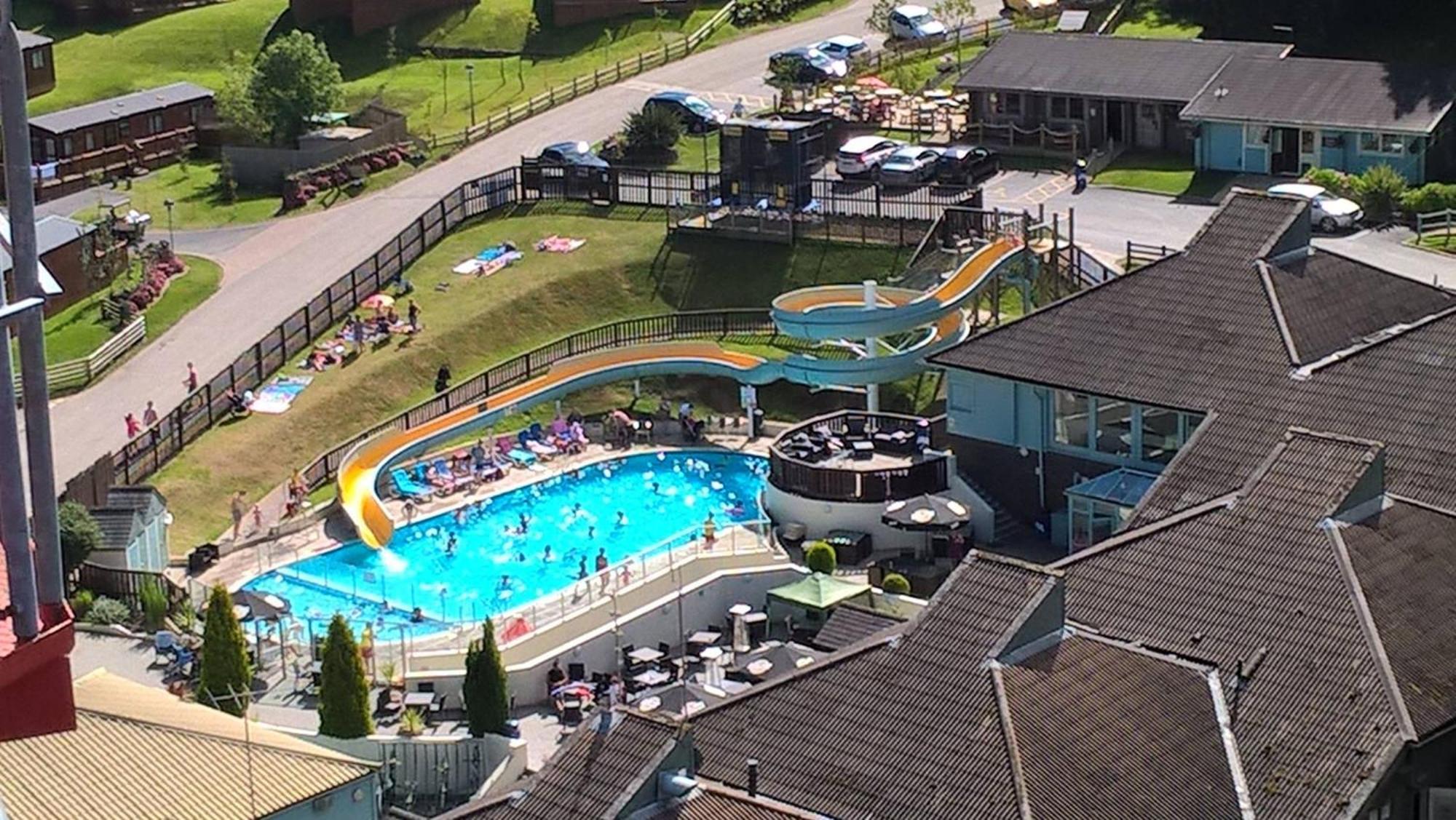 Conkers Lodge For 6 With Hot Tub & Secluded Decking - Spa Resort In Devon Chudleigh Exterior foto